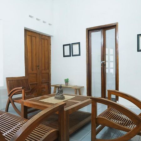Oyo 287 Rumah Eyang Near Rsud Kota Yogyakarta Hotel Екстериор снимка