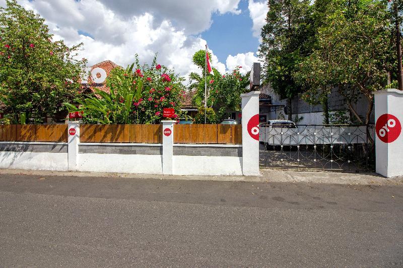 Oyo 287 Rumah Eyang Near Rsud Kota Yogyakarta Hotel Екстериор снимка